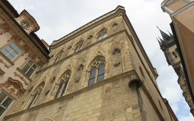 fasáda Domu U Kamenného zvonu, Staroměstské náměstí v Praze