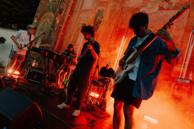 Riviéra II: Ráj konfliktu (Radio Wave × GHMP)