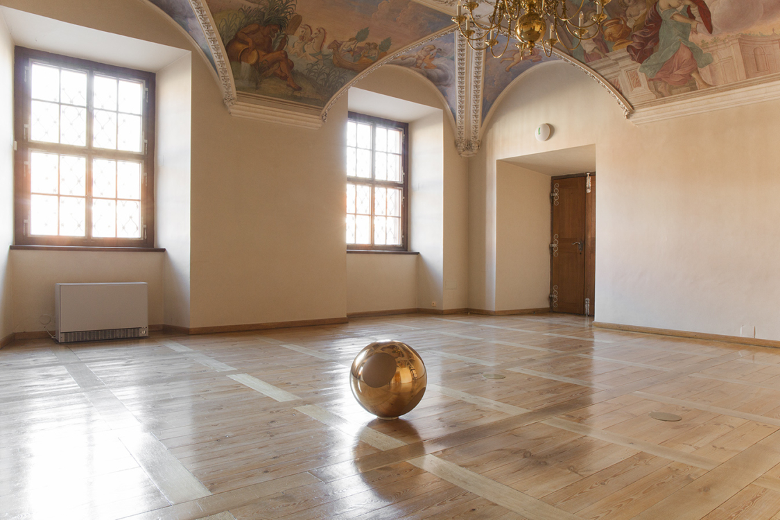 view to the exhibition Vladimír Škoda: Harmonices Mundi / Johannes Kepler, Troja Château, 2018. Photo by Barbora Fastrová