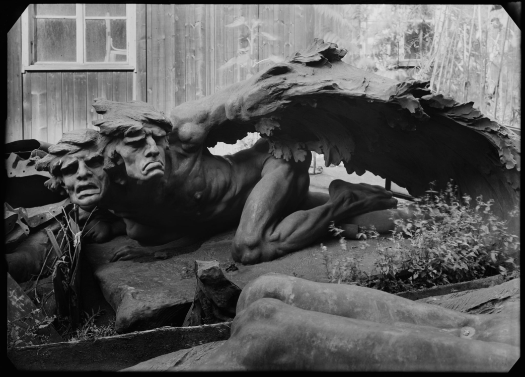 Josef Sudek, Allegory of Oppression from Sucharda’s monument to František Palacký at the Maniny metals scrapyard, 1945, digitally converted negative, 13×18 cm, Institute of Art History of the Czech Academy of Sciences, Photo Library, S12469N. Repro © Vlado Bohdan, IAH. © Estate of Josef Sudek