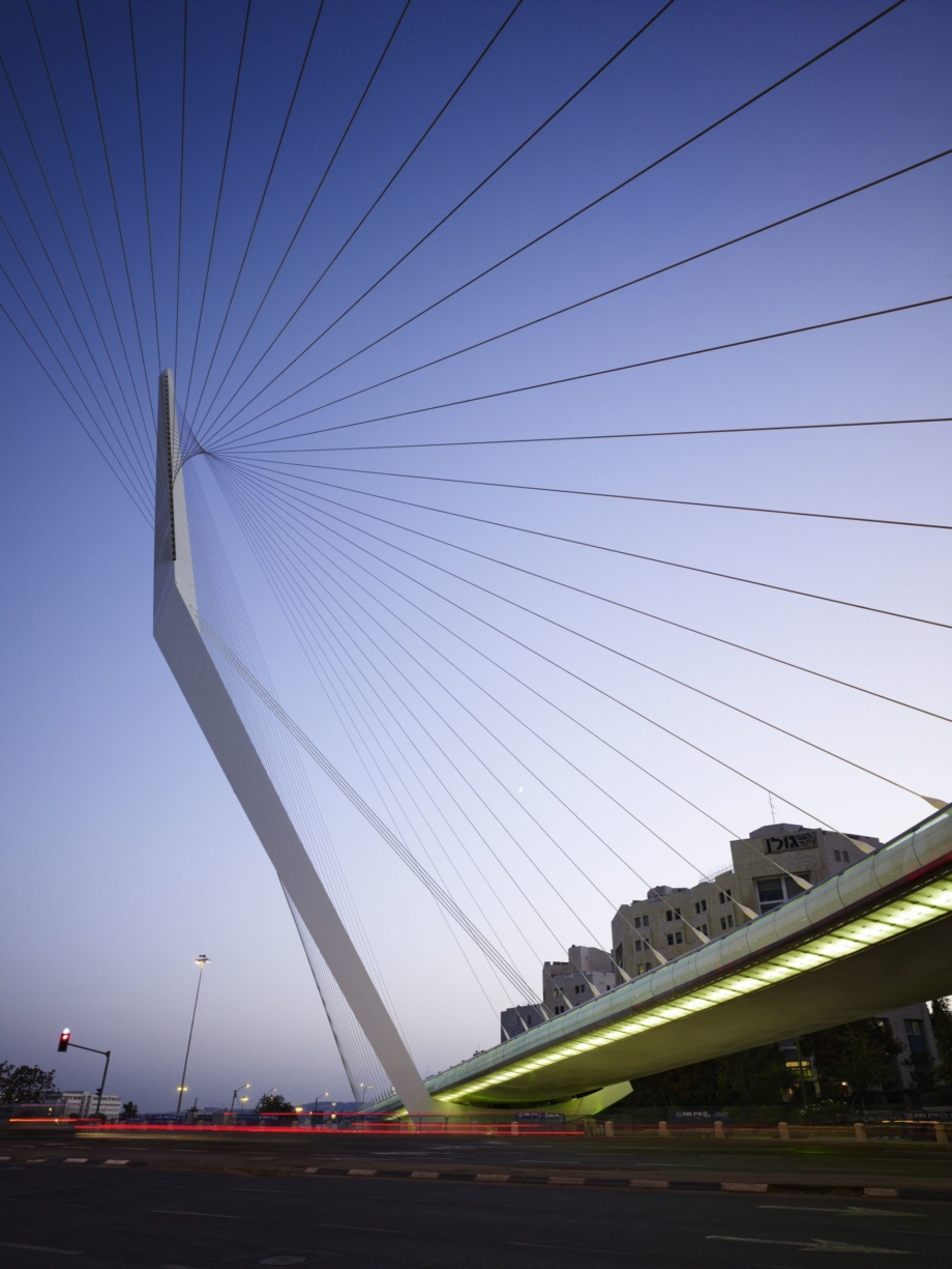 Jerusalem Light Rail Train Bridge, © Palladium Photodesign / Oliver Schuh