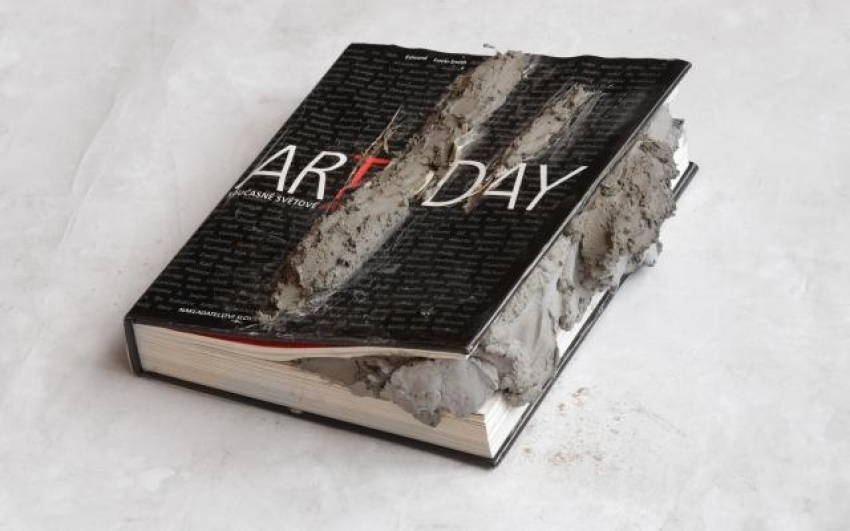 Art Today, objekt, material-kniha, beton, 27×30×11cm, 2011-2013