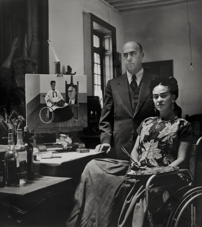 Frida Kahlo with the doctor Juan Farill, by Gisèle Freund, 1951 © Frida Kahlo Museum