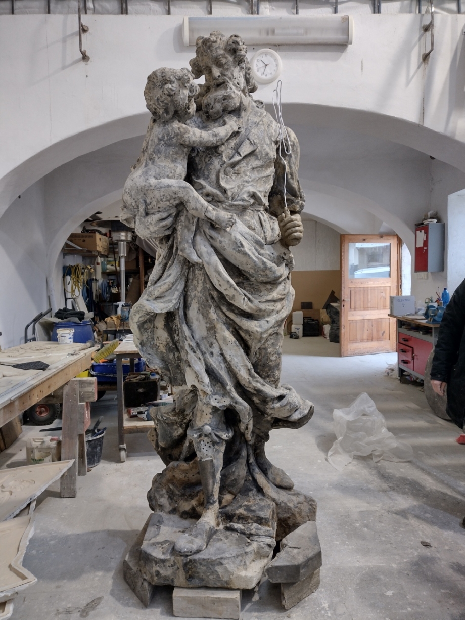 Sv. Josef s Ježíškem –sejmutý originál v ateliéru restaurátora, 2021