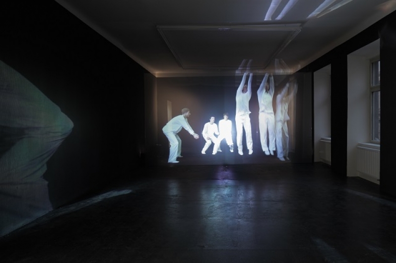 Milena Dopitová, I, I have, come, I, I go !, holographic installation