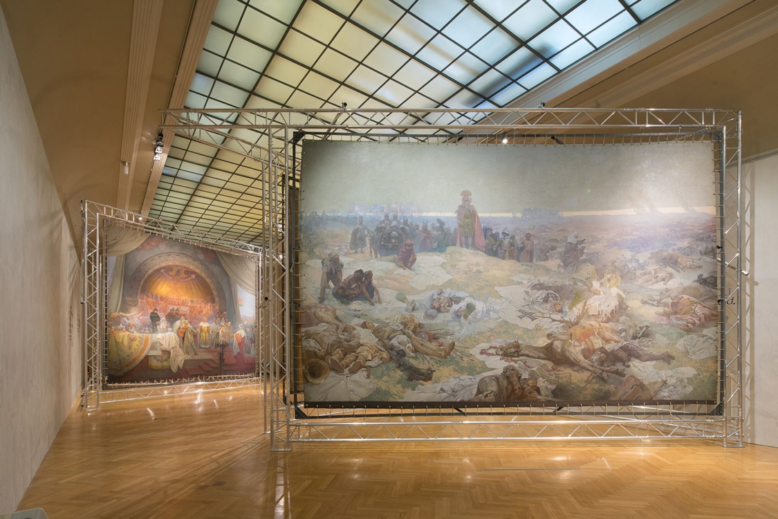 pohled do výstavy Alfons Mucha: Slovanská epopej, Obecní dům, 2018. Foto Tomáš Souček