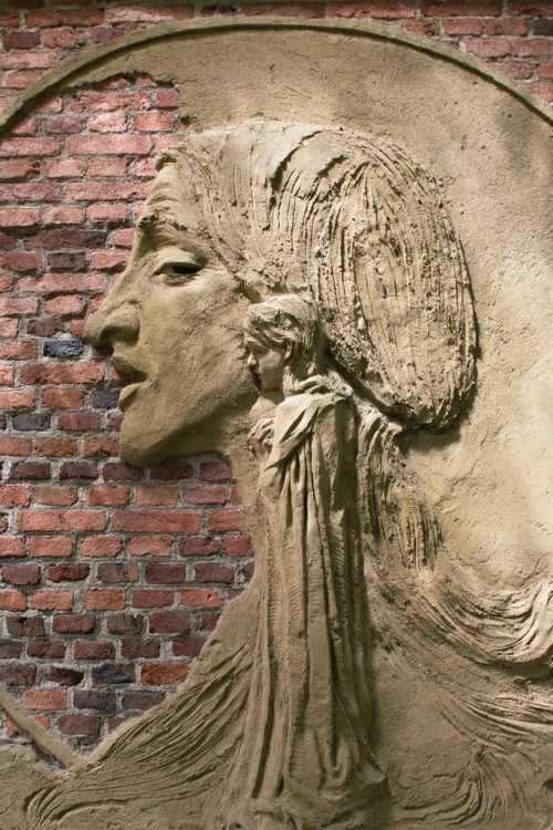 detail reliéfu na domě Františka Bílka v Chýnově. Foto Oto Palán