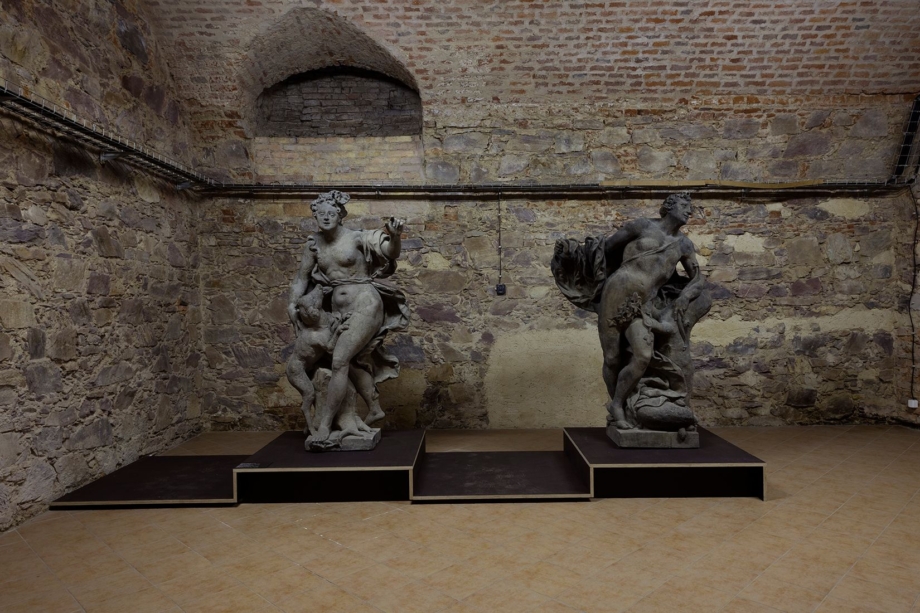 view into the exhibition Stone Treasures from Prague Gardens, Troja Château, 2018. Photo by Jiří Thýn