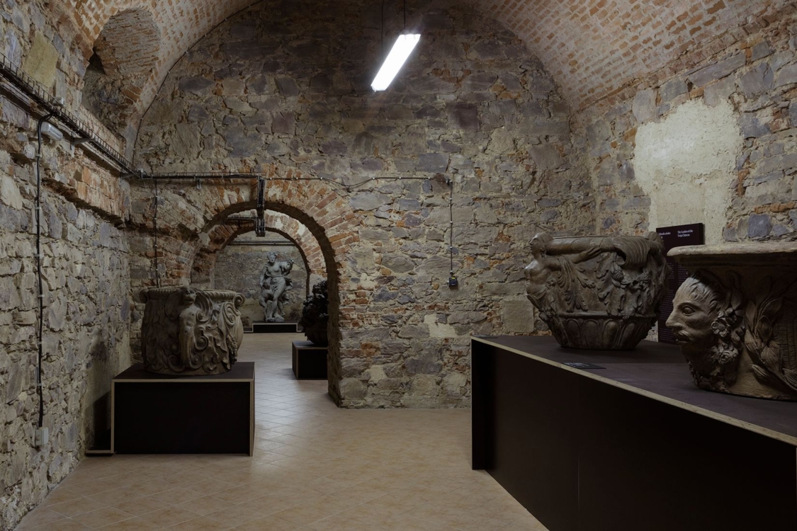 view into the exhibition Stone Treasures from Prague Gardens, Troja Château, 2018. Photo by Jiří Thýn