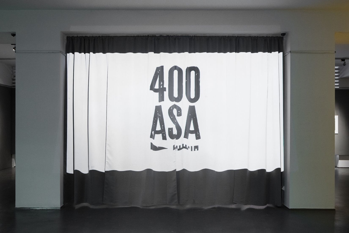 pohled do výstavy 400 ASA: Prostě dokument..., Dům fotografie, 2020. Foto Tomáš Souček