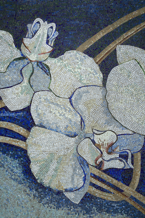 Jitka a Květa Válovy, Orchideje, 1977, skleněná mozaika, 288 × 503 cm