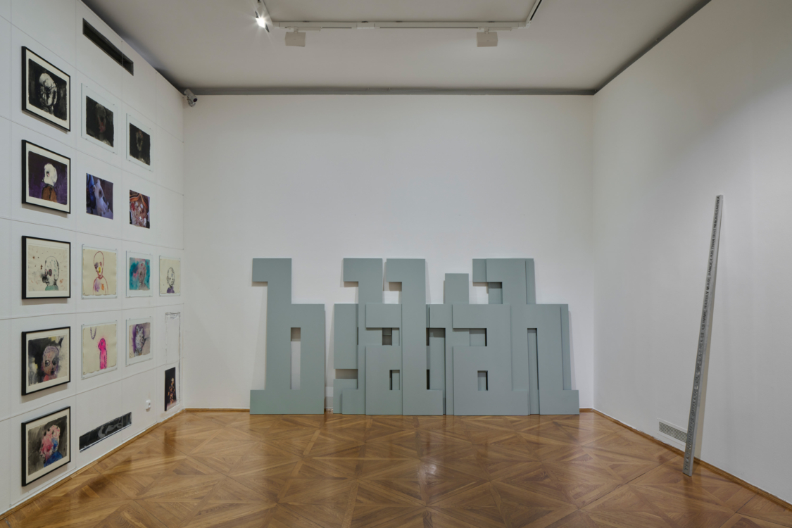 pohled do výstavy Bezhlavý jezdec, GHMP Zvon, 2026. Foto Jan Kolský