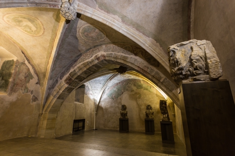 Stone Bell House, gothic chapel