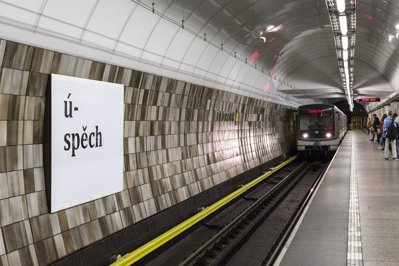 exhibition in the Metro station / Umění za čarou (Line Art), 2020