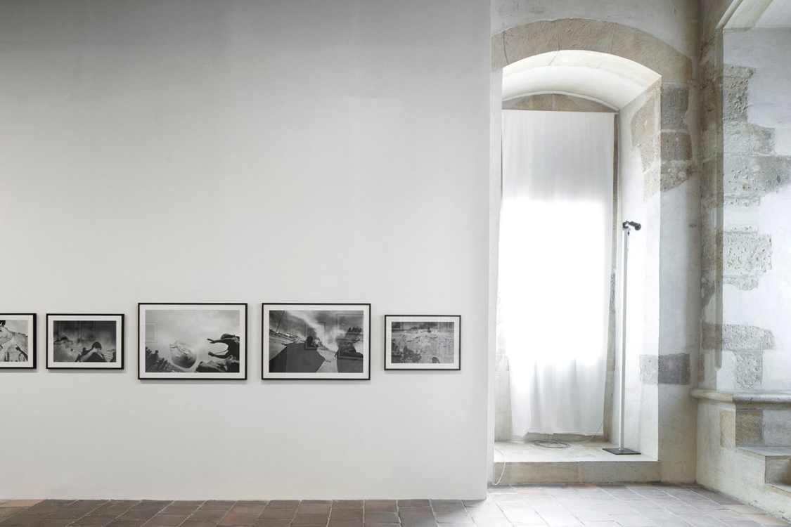 pohled do výstavy Antonín Kratochvíl: Fotoeseje, Dům U Kamenného zvonu, 2020. Foto Tomáš Souček