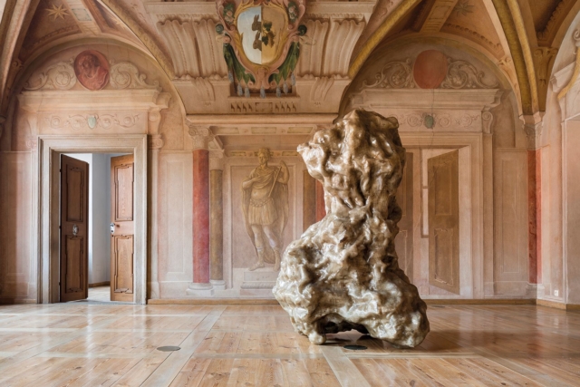 Jan Kovářík, Colorbond installation in Troja Château, 2020. Photo by Studio Flusser – Zdeněk Porcal